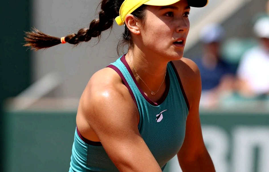 टोक्यो से हटीं एलेना रायबाकिना: गर्दन की चोट, सर्व-आधारित खेल और WTA फाइनल्स की दांव पर लगी बाज़ी
